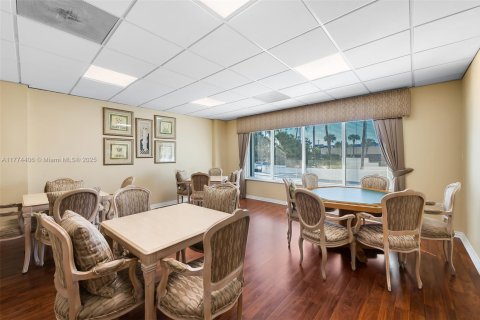 Copropriété à vendre à Fort Lauderdale, Floride: 1 chambre, 101.08 m2 № 2035641 - photo 21