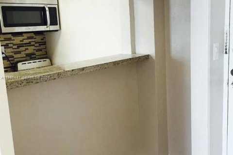 Снять в аренду кондоминиум в Майами-Бич, Флорида 37.16м2, № 2047651 - фото 4