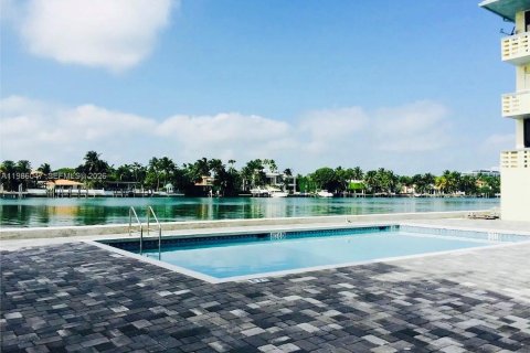 Снять в аренду кондоминиум в Майами-Бич, Флорида 37.16м2, № 2047651 - фото 8