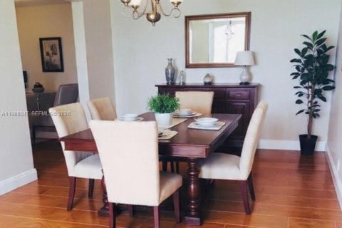 Снять в аренду кондоминиум в Майами-Бич, Флорида 37.16м2, № 2047651 - фото 3