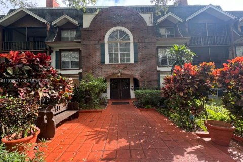 Condominio en venta en Lauderhill, Florida, 1 dormitorio, 74.32 m2 № 1990567 - foto 1