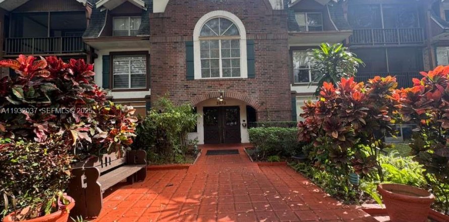 Condominio en Lauderhill, Florida, 1 dormitorio  № 1990567