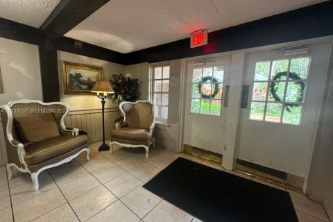 Condominio en venta en Lauderhill, Florida, 1 dormitorio, 74.32 m2 № 1990567 - foto 6