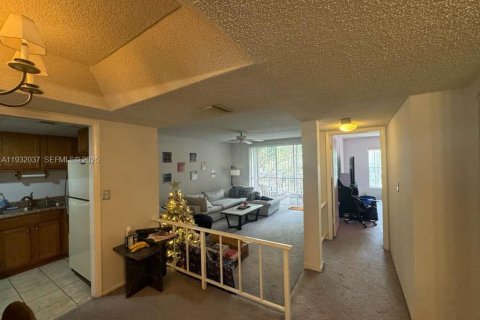 Condominio en venta en Lauderhill, Florida, 1 dormitorio, 74.32 m2 № 1990567 - foto 8