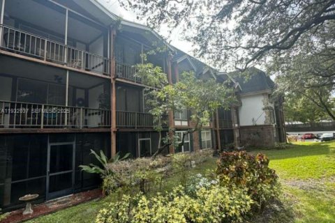 Condominio en venta en Lauderhill, Florida, 1 dormitorio, 74.32 m2 № 1990567 - foto 4