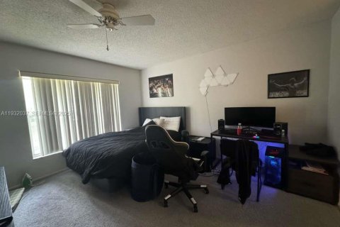 Condominio en venta en Lauderhill, Florida, 1 dormitorio, 74.32 m2 № 1990567 - foto 16