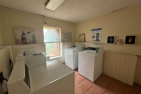 Condominio en venta en Lauderhill, Florida, 1 dormitorio, 74.32 m2 № 1990567 - foto 22