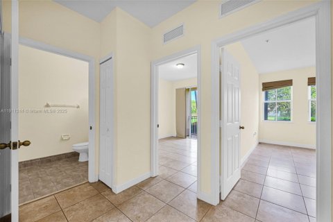 Снять в аренду кондоминиум в Майами, Флорида 3 спальни, 124.49м2, № 1967231 - фото 27