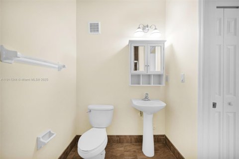 Снять в аренду кондоминиум в Майами, Флорида 3 спальни, 124.49м2, № 1967231 - фото 29