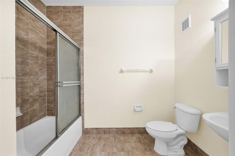 Снять в аренду кондоминиум в Майами, Флорида 3 спальни, 124.49м2, № 1967231 - фото 28