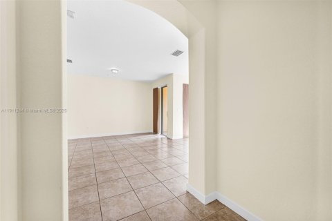 Снять в аренду кондоминиум в Майами, Флорида 3 спальни, 124.49м2, № 1967231 - фото 13