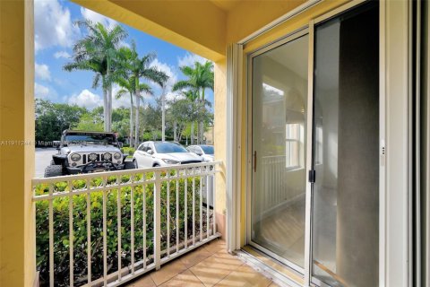 Снять в аренду кондоминиум в Майами, Флорида 3 спальни, 124.49м2, № 1967231 - фото 24