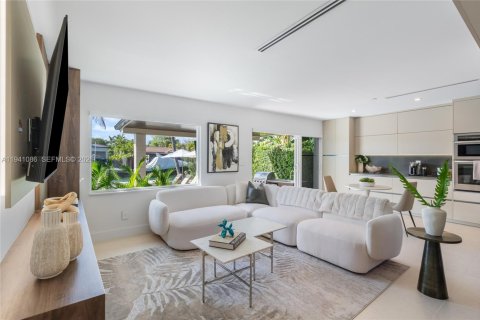 Снять в аренду виллу или дом в Майами-Бич, Флорида 5 спален, 221.66м2, № 1998529 - фото 7