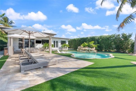 Снять в аренду виллу или дом в Майами-Бич, Флорида 5 спален, 221.66м2, № 1998529 - фото 22