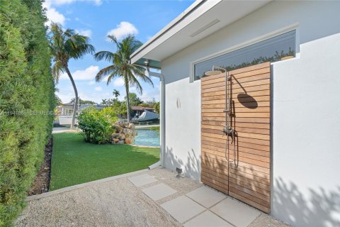 Снять в аренду виллу или дом в Майами-Бич, Флорида 5 спален, 221.66м2, № 1998529 - фото 24