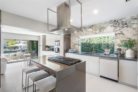 Снять в аренду виллу или дом в Майами-Бич, Флорида 5 спален, 221.66м2, № 1998529 - фото 9