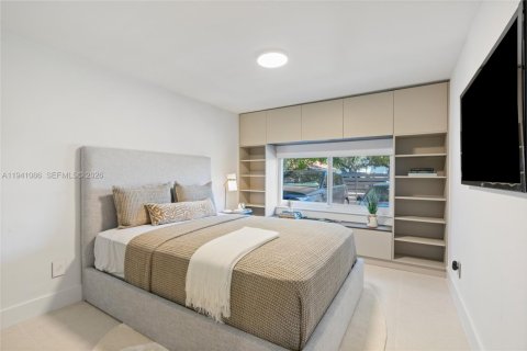 Снять в аренду виллу или дом в Майами-Бич, Флорида 5 спален, 221.66м2, № 1998529 - фото 13