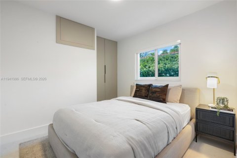 Снять в аренду виллу или дом в Майами-Бич, Флорида 5 спален, 221.66м2, № 1998529 - фото 17