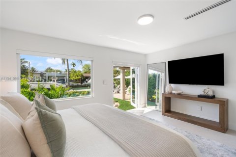 Снять в аренду виллу или дом в Майами-Бич, Флорида 5 спален, 221.66м2, № 1998529 - фото 11