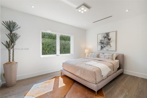 Снять в аренду виллу или дом в Майами-Бич, Флорида 5 спален, 221.66м2, № 1998529 - фото 19