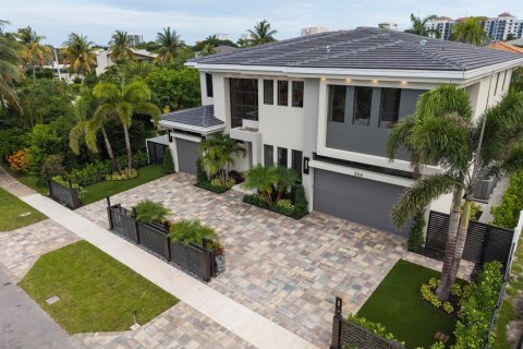 House in Boca Raton, Florida 5 bedrooms, 467.67 sq.m. № 2181163 - photo 2