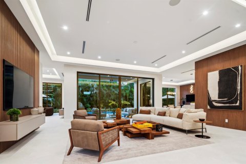 House in Boca Raton, Florida 5 bedrooms, 467.67 sq.m. № 2181163 - photo 16