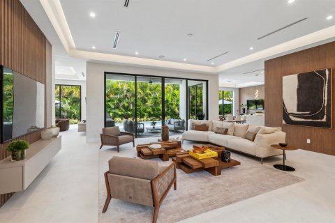 House in Boca Raton, Florida 5 bedrooms, 467.67 sq.m. № 2181163 - photo 14