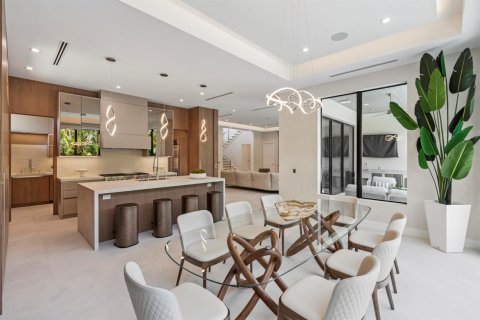 House in Boca Raton, Florida 5 bedrooms, 467.67 sq.m. № 2181163 - photo 12