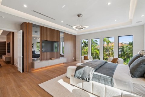 House in Boca Raton, Florida 5 bedrooms, 467.67 sq.m. № 2181163 - photo 30