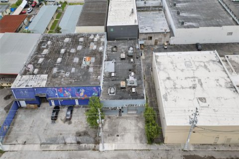 Immobilier commercial à vendre à Miami, Floride № 1007007 - photo 2