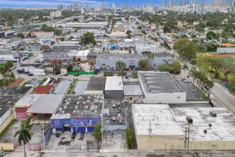 Immobilier commercial à vendre à Miami, Floride № 1007007 - photo 3