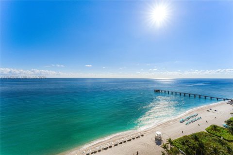 Copropriété à vendre à Sunny Isles Beach, Floride: 4 chambres, 280.94 m2 № 1999277 - photo 30