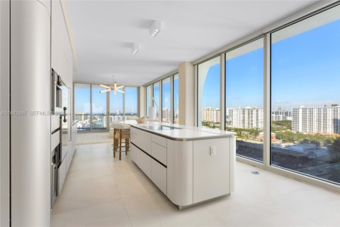 Copropriété à vendre à Sunny Isles Beach, Floride: 4 chambres, 280.94 m2 № 1999277 - photo 9
