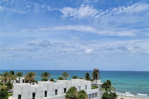 Condo à Hollywood, Floride, 2 chambres  № 2070158