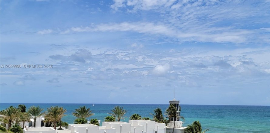 Condo in Hollywood, Florida, 2 bedrooms  № 2070158