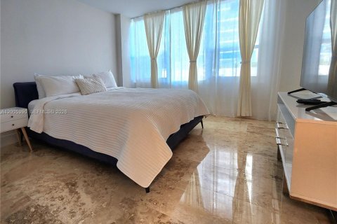 Condo in Hollywood, Florida, 2 bedrooms  № 2070158 - photo 10