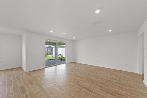 House in Bradenton, Florida 5 bedrooms, 242.94 sq.m. № 2259516 - photo 7
