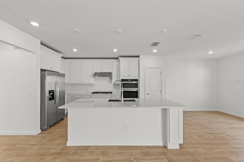 House in Bradenton, Florida 5 bedrooms, 242.94 sq.m. № 2259516 - photo 8