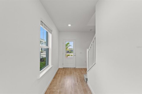 House in Bradenton, Florida 5 bedrooms, 242.94 sq.m. № 2259516 - photo 5