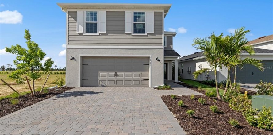 House in Bradenton, Florida 5 bedrooms, 242.94 sq.m. № 2259516