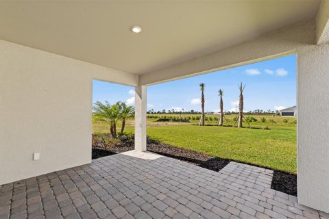House in Bradenton, Florida 5 bedrooms, 242.94 sq.m. № 2259516 - photo 12