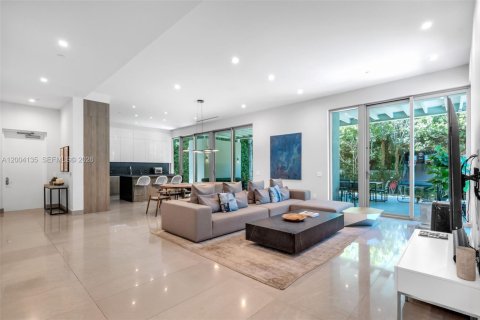 Villa ou maison à vendre à Key Biscayne, Floride: 5 chambres, 471.39 m2 № 2068313 - photo 10