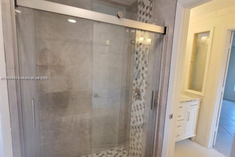 House in Cooper City, Florida 3 bedrooms, 141.58 sq.m. № 2034446 - photo 16