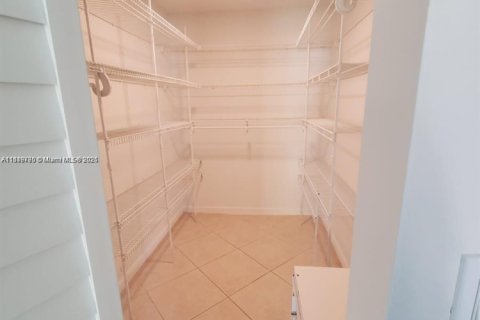 House in Cooper City, Florida 3 bedrooms, 141.58 sq.m. № 2034446 - photo 10