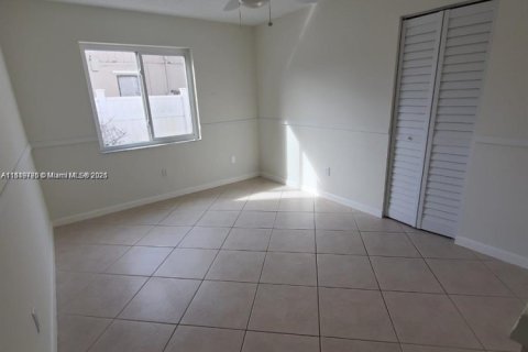 House in Cooper City, Florida 3 bedrooms, 141.58 sq.m. № 2034446 - photo 11