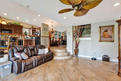 House in Miramar, Florida 4 bedrooms, 222.13 sq.m. № 1760843 - photo 13