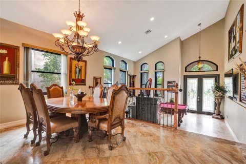 House in Miramar, Florida 4 bedrooms, 222.13 sq.m. № 1760843 - photo 10