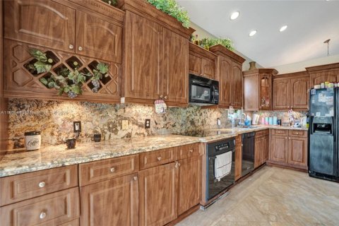 House in Miramar, Florida 4 bedrooms, 222.13 sq.m. № 1760843 - photo 23