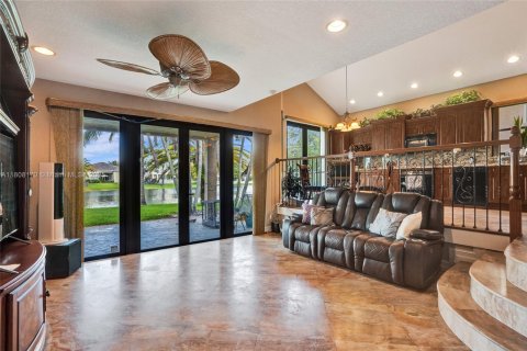 House in Miramar, Florida 4 bedrooms, 222.13 sq.m. № 1760843 - photo 16