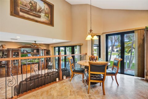House in Miramar, Florida 4 bedrooms, 222.13 sq.m. № 1760843 - photo 18